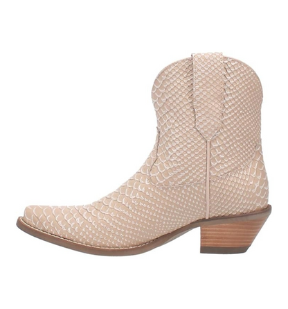 Dingo DI581 Women's Sorta Sweet Snip Toe Leather Ankle Boots – Sand