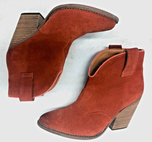 Dingo Di342-RUS Flannie Women's Rust Suede Slip-On Ankle Booties